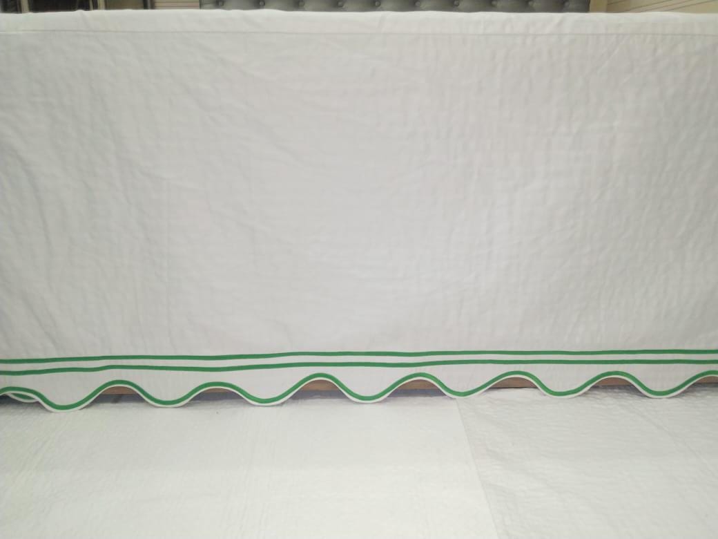 Scalloped and Double border embroidery Horizontal Cotton Quilted Bed Skirt 400 Thread Count White Cotton Sateen Bed Skirt Three Sided Covera