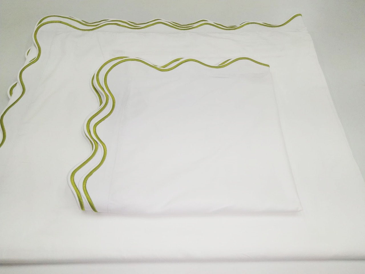 400 Thread count white 100% cotton sateen scalloped embroidery duvet cover set