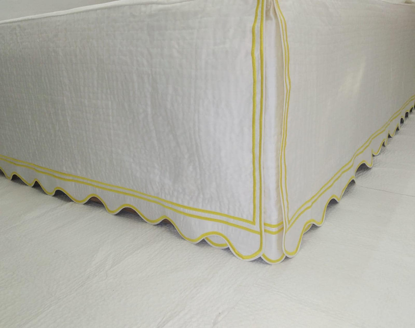 Scalloped and Double border embroidery Horizontal Cotton Quilted Bed Skirt 500 Thread Count White Cotton Sateen Bed Skirt Three Sided Covera