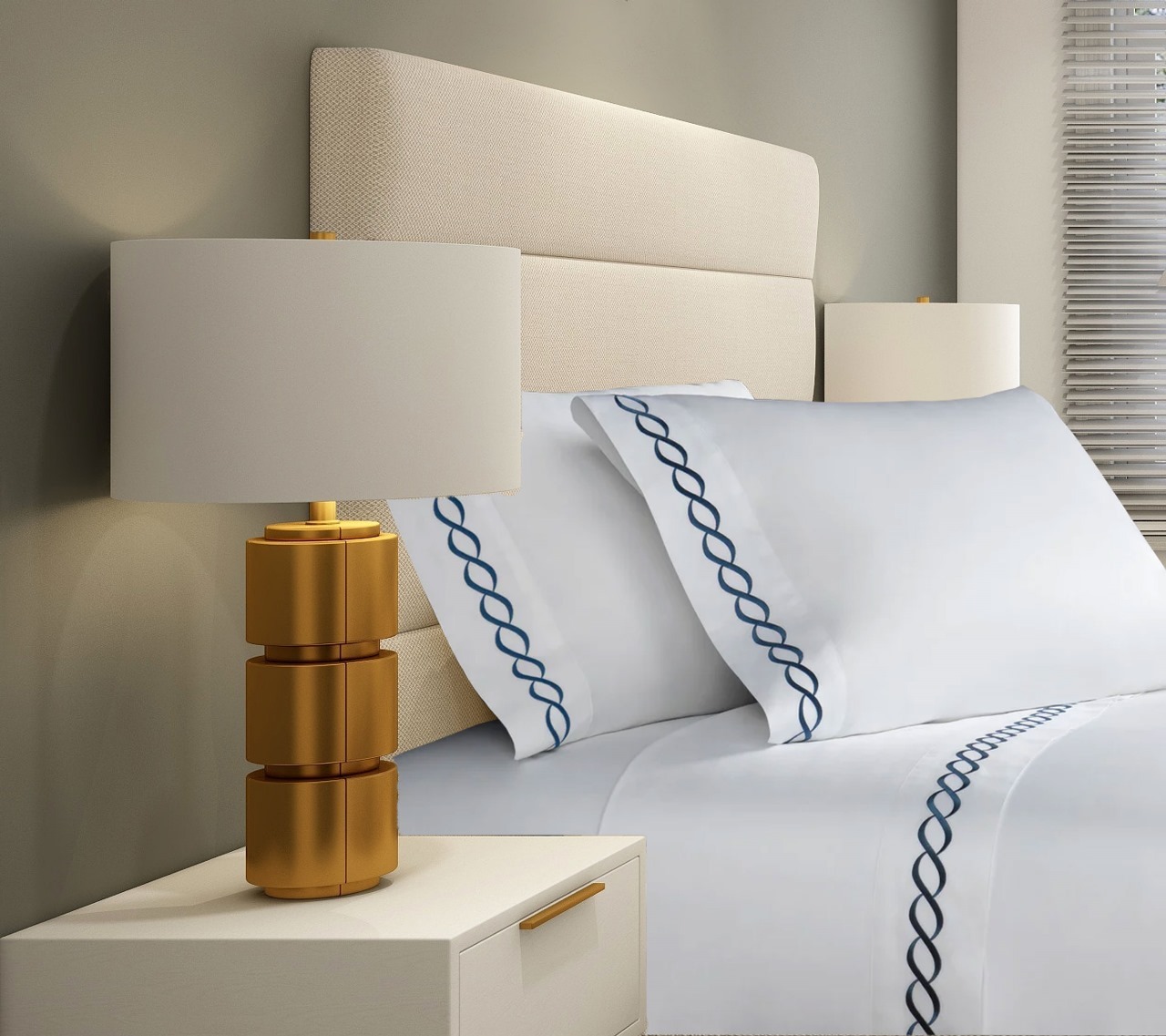 400 Thread Count White Cotton Sateen Hotel Stitch Chain Embroidery Border 4 Piece Sheet Set