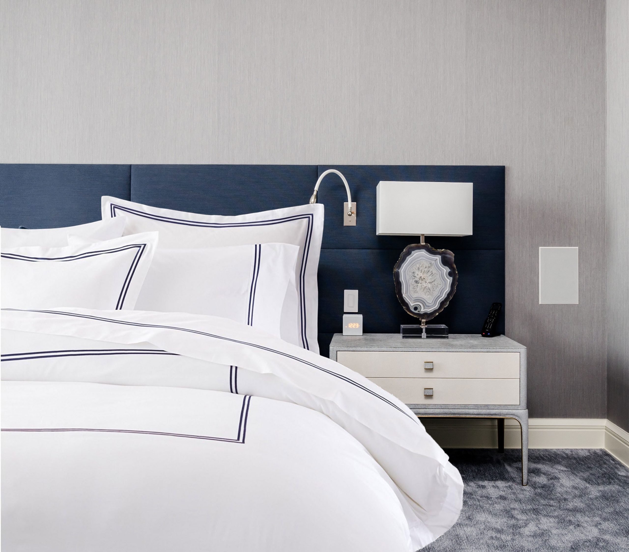 400 Thread Count White Cotton Sateen Hotel Stitch Double Embroidery Border Duvet Cover Set - Image 3