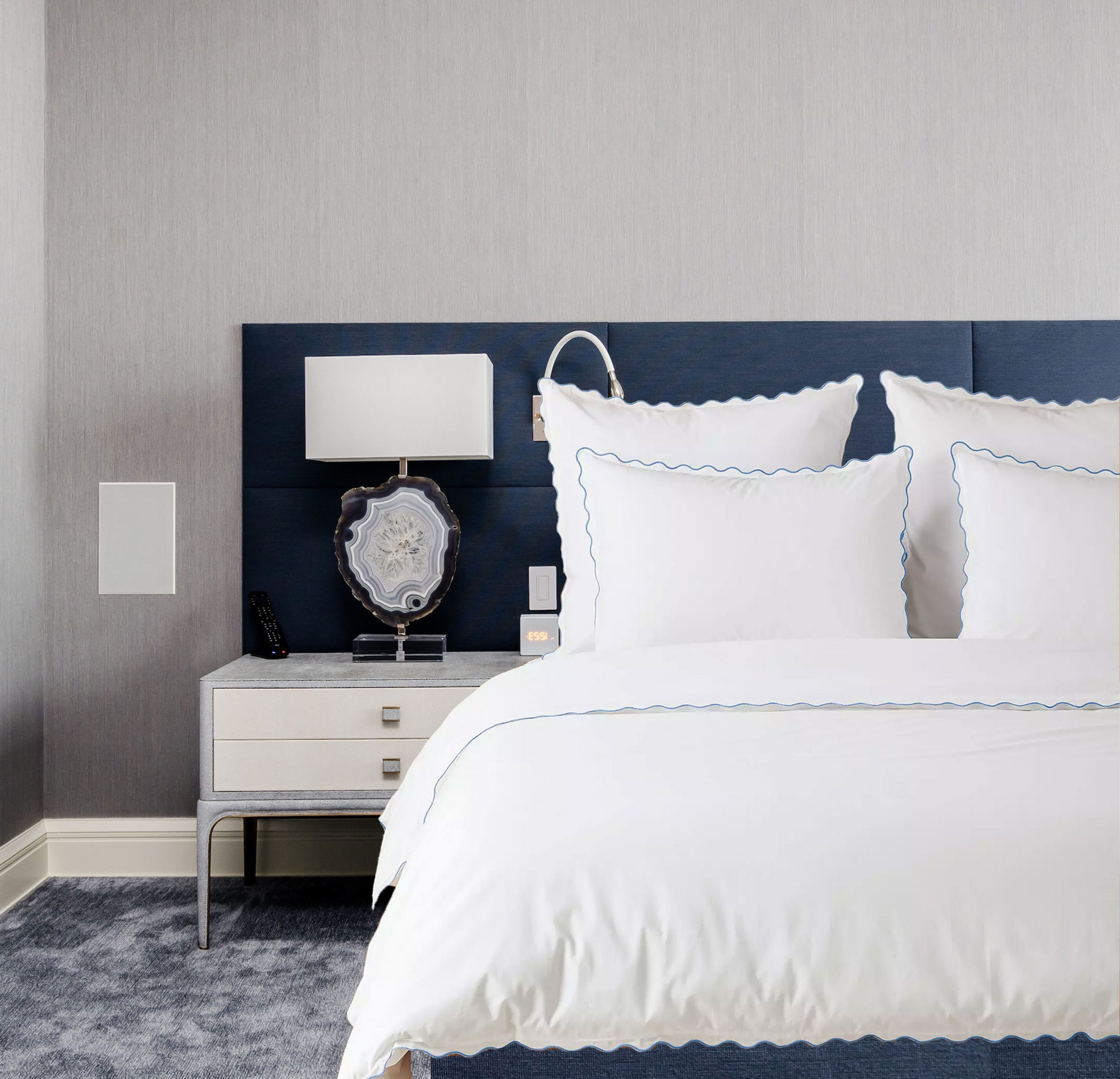 400 Thread Count White Cotton Sateen Hotel Stitch Scalloped Embroidery Duvet Cover Set - Image 5