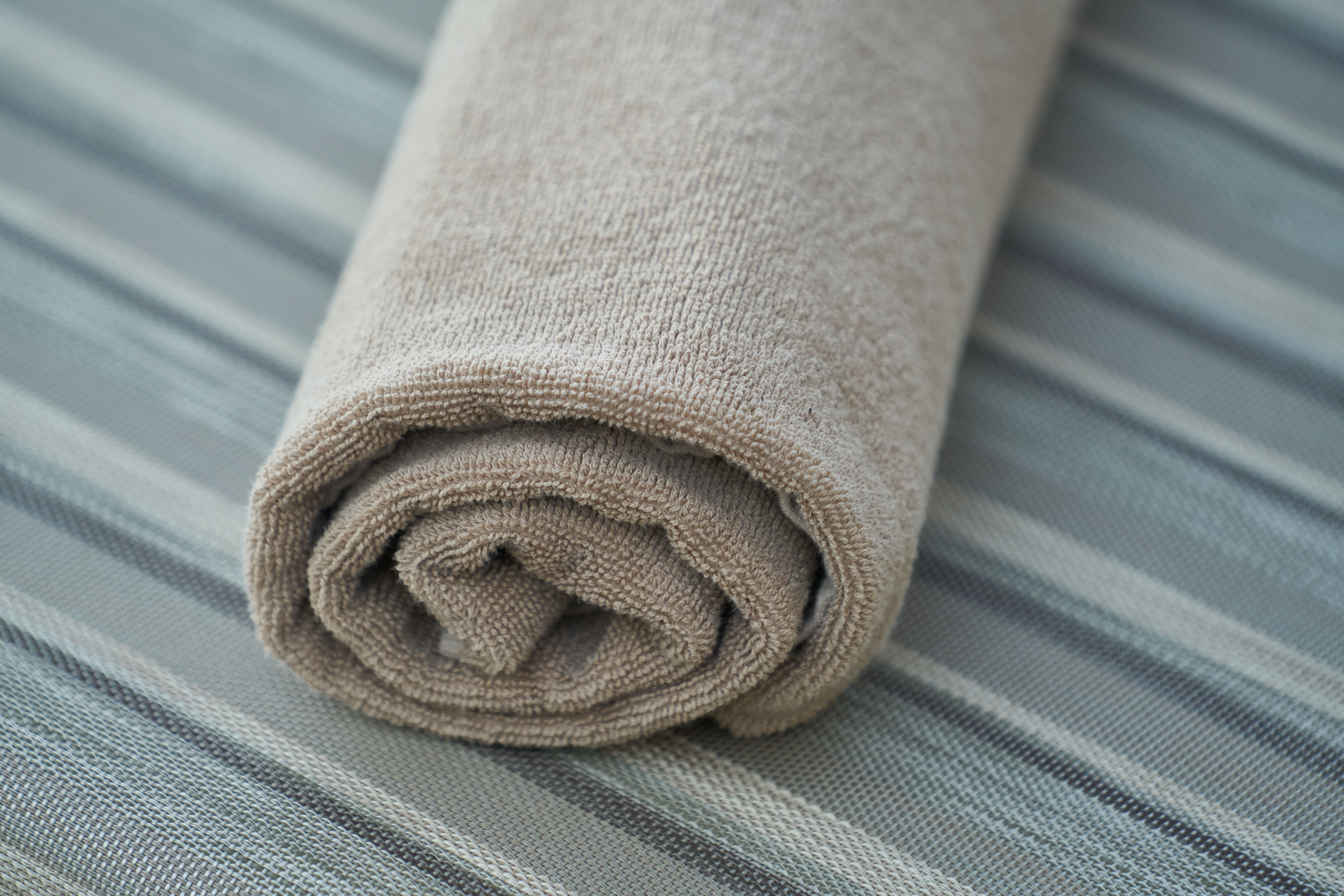 Embroidered Border Bath Towel Set